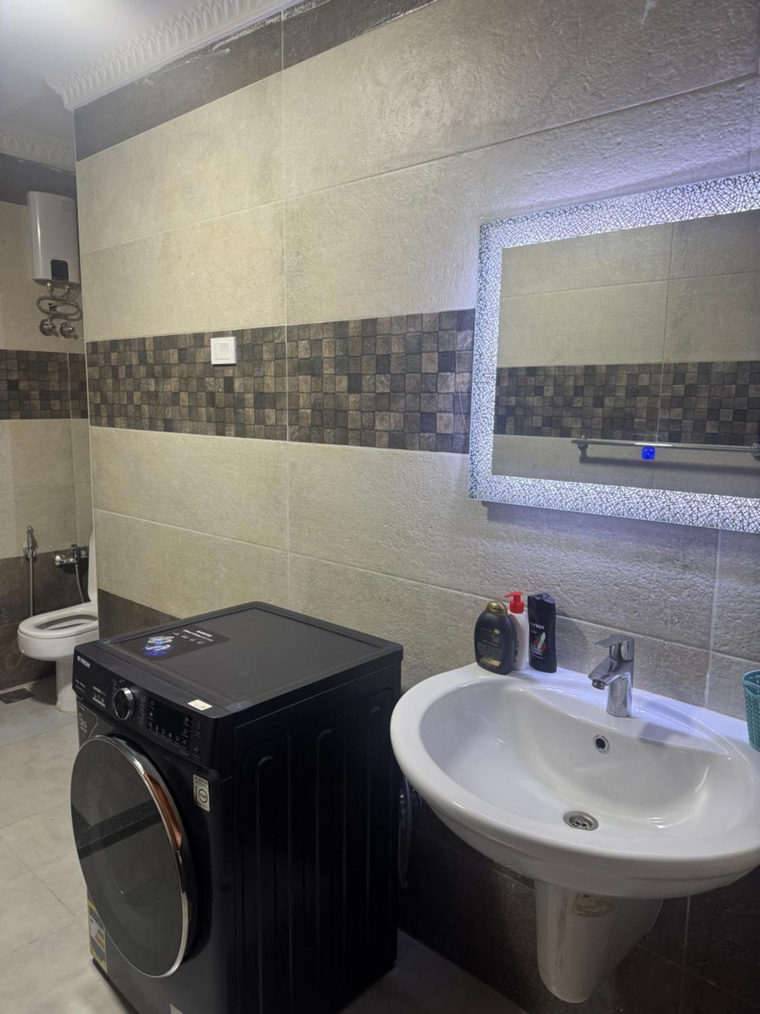 Cozy Three Bedrooms Apartment Cairo